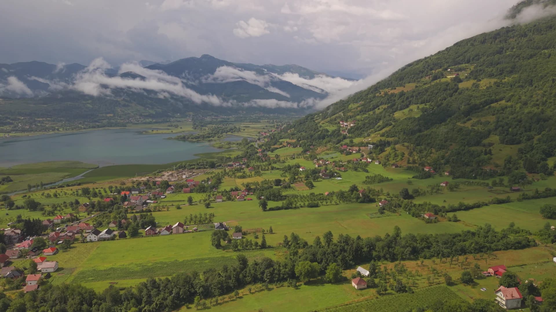 Lago di Plav e sorgenti di Ali Pasha: Acqua ai piedi delle Prokletije